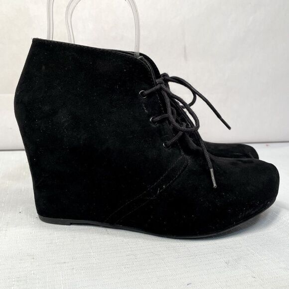 Women's Black Suede Wedge Ankle Boots Size 6.5 by Xappeal EUC - Picture 1 of 6